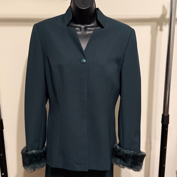 Emily 2 pc suit - Picture 2 of 5